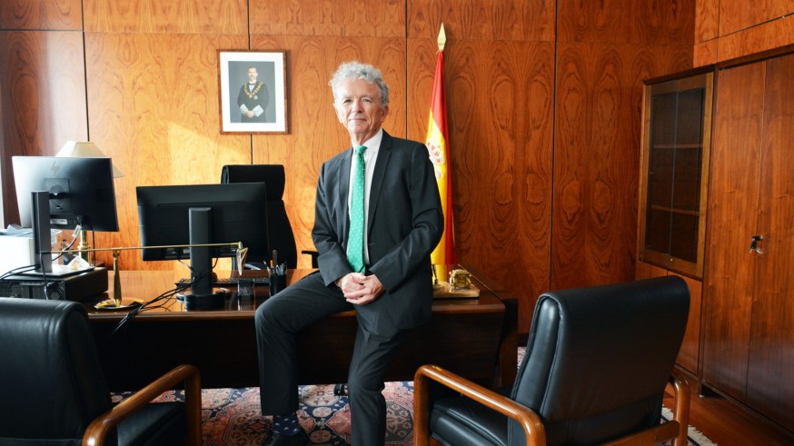 El magistrado del Supremo, Antonio Sempere, considera que el absentismo laboral exige una respuesta conjunta