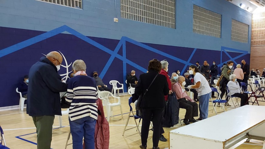 Vacunación masiva en un pabellón deportivo