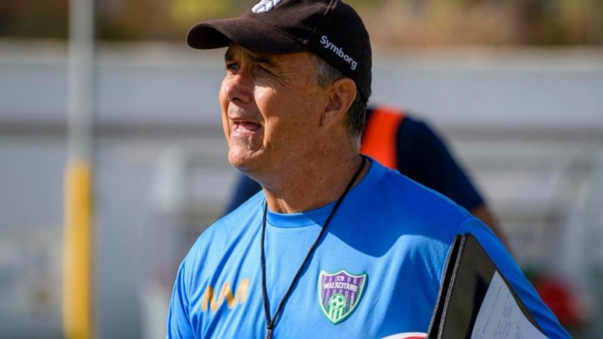 José Miguel Campos: "Somos el único equipo del mundo que juega de local sin su afición"