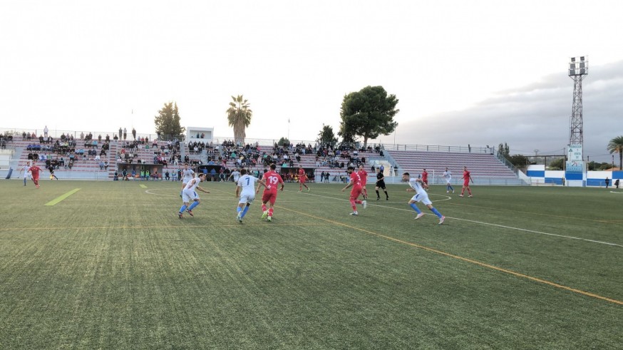 El Molinense aprieta la zona alta tras secar al Lorca Deportiva (2-0)