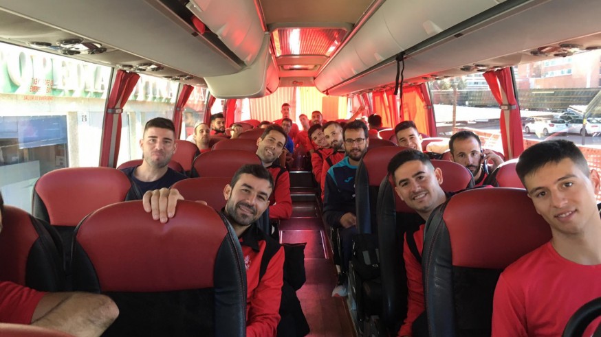 El Palmar CF viaja a Ceuta para jugar la Copa del Rey con material regalado por la FFRM 