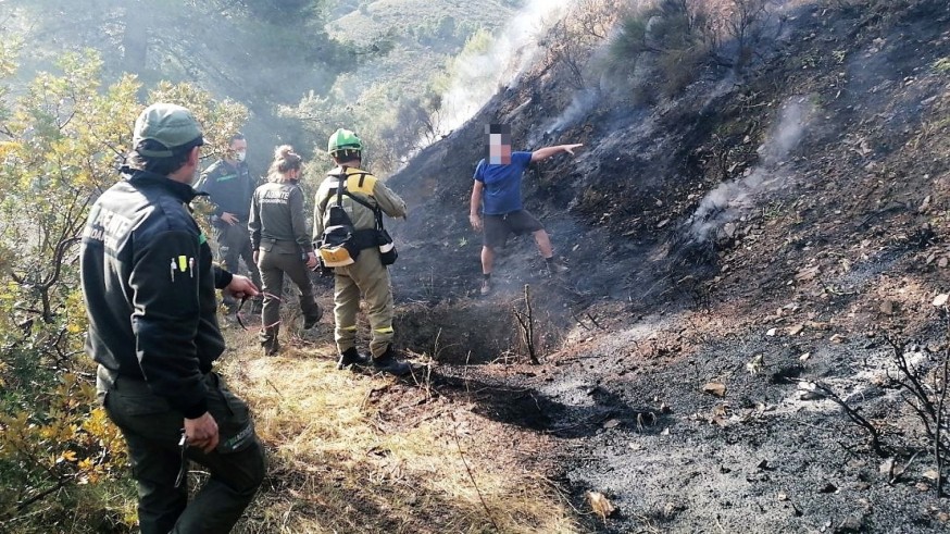 Incendio forestal en la sierra de la Almenara