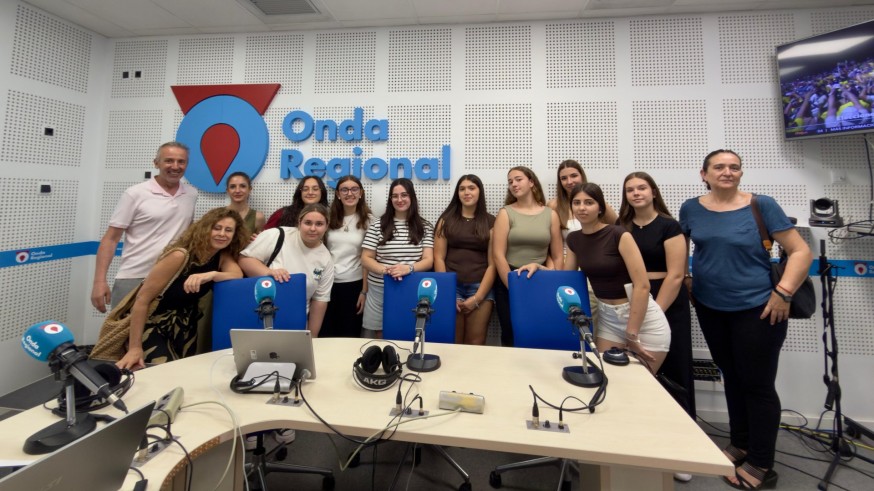Juventud y salud mental: Alumnas del IES José Planes exploran las diversas caras de la soledad