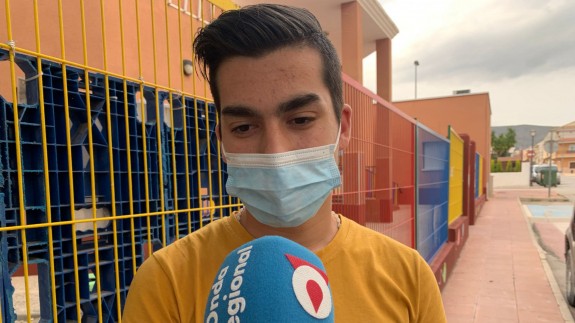 Raúl Gómez, víctima de una presunta agresión homófoba. CLAUDIO CABALLERO