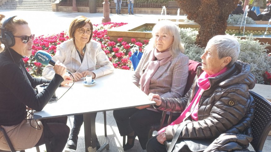 Rosa Peñalver, María Antonia Martínez y Elvira Ramos en la entrevista con Onda Regional con motivo de los premios día de la Mujer