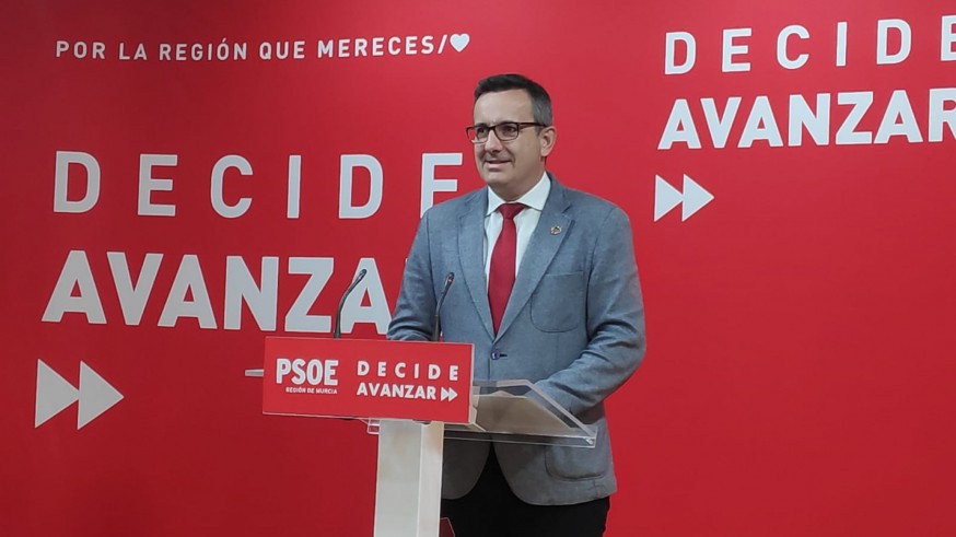 Diego Conesa en rueda de prensa