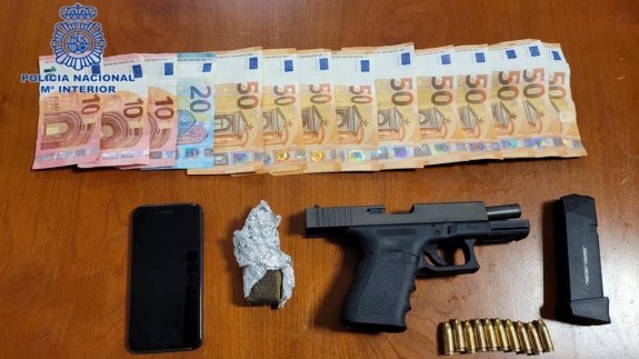 Detenido en Murcia tras lanzar una pistola de 9mm durante una persecución en vehículo