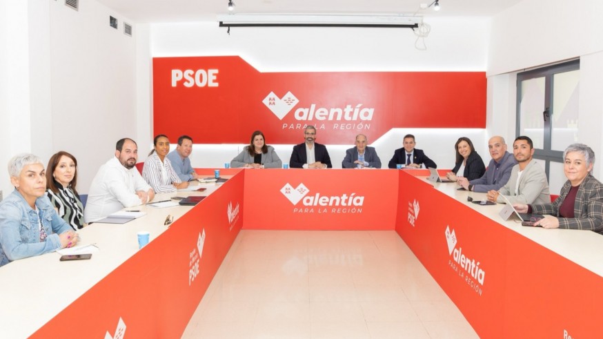 Lucas se apoya en los alcaldes socialistas para hacer una agenda común