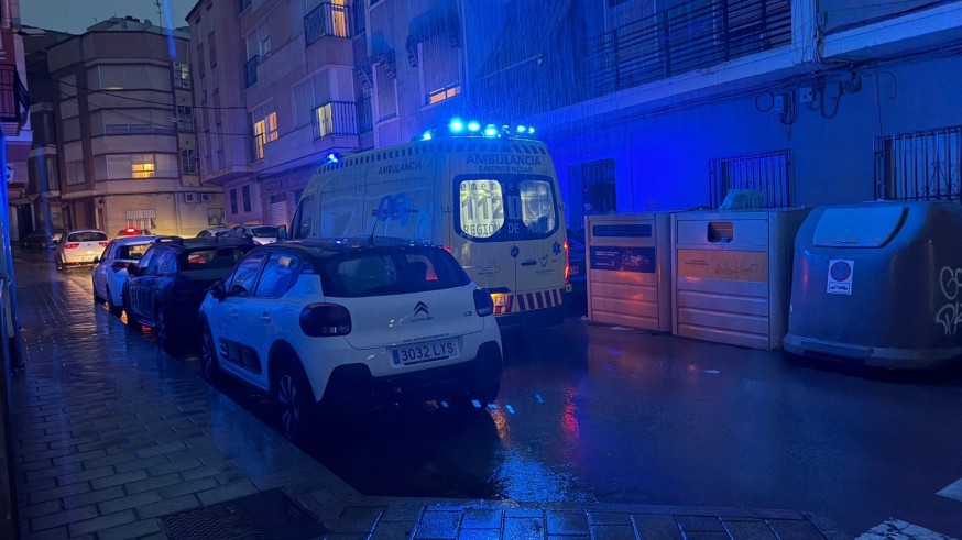 Un hombre cae desde un cuarto piso en Cieza y es trasladado grave a la UCI