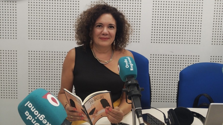 'Sin mucho cuento' una obra de Josefina Mengual que refleja lo extraordinario de lo cotidiano