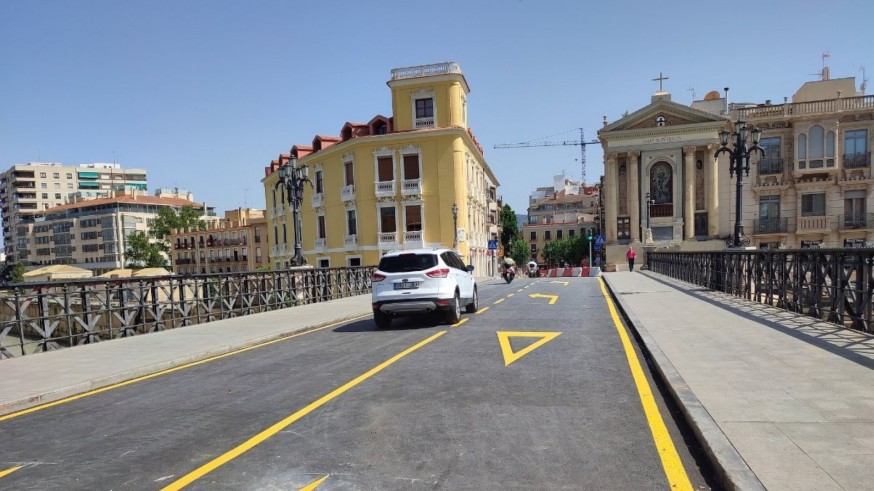 El Puente Viejo de Murcia queda abierto al tráfico privado de manera definitiva