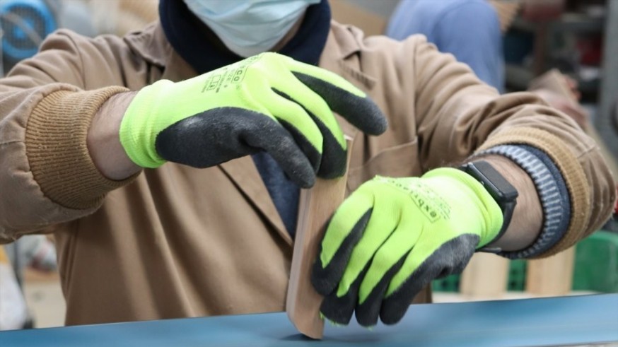 Patronal y sindicatos firman en Yecla el nuevo convenio del mueble con subidas salariales