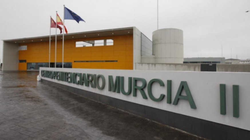 Trasladan a una cárcel de Madrid al funcionario investigado en la trama de la prisión de Sangonera
