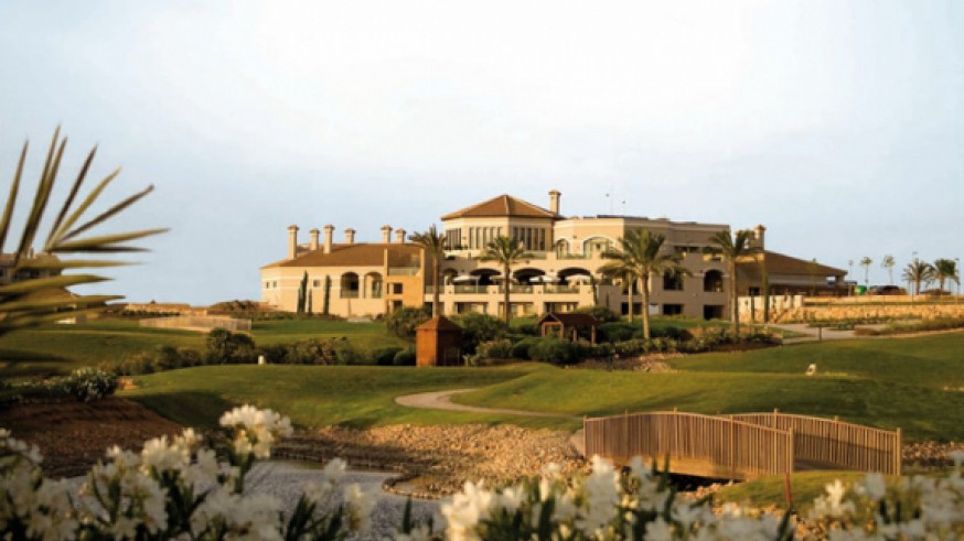 Imagen del hotel situado en el complejo de golf