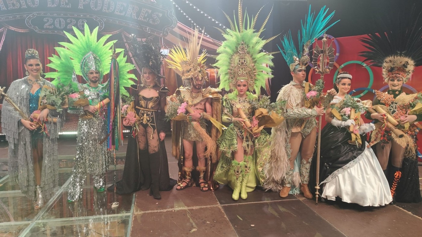 La Gran Gala de Cambio de Poderes entre los personajes da el pistoletazo de salida al Carnaval de Águilas 2026