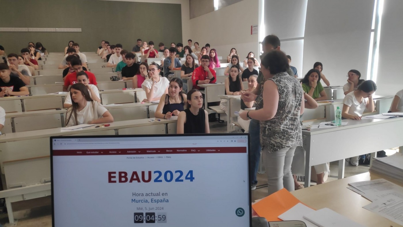 8.741 estudiantes se examinan hasta el viernes de la EBAU en la Región de Murcia