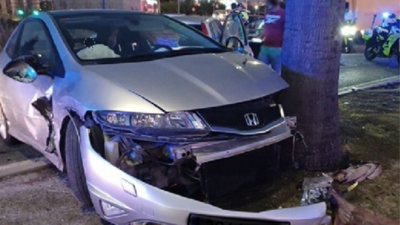Acaban en la Arrixaca dos personas tras sufrir un accidente en Los Dolores