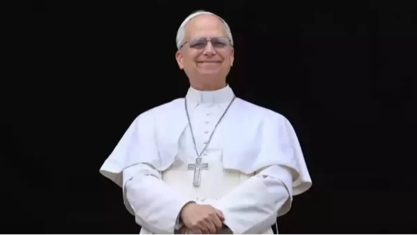  León XIV pide el "cese inmediato del fuego" en Gaza y Ucrania en su primer Regina Caeli