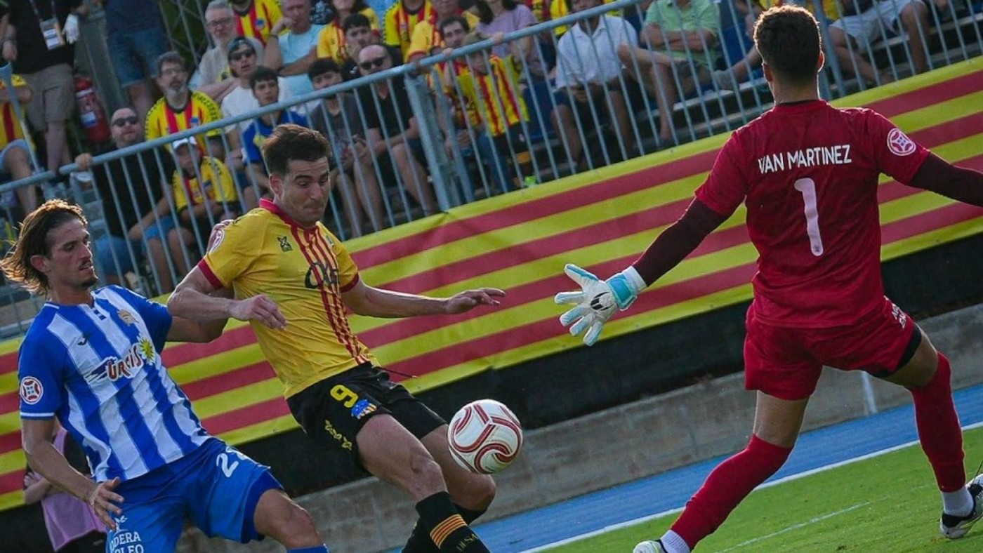 El Águilas se queda sin gol y cae frente al Sant Andreu (2-0)