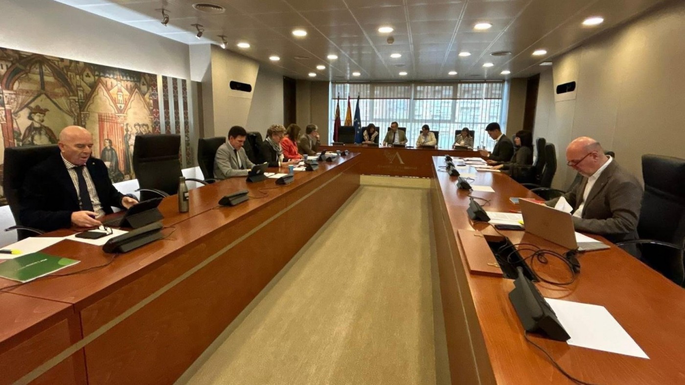 La Asamblea aprueba aumentar el número de orientadores educativos 