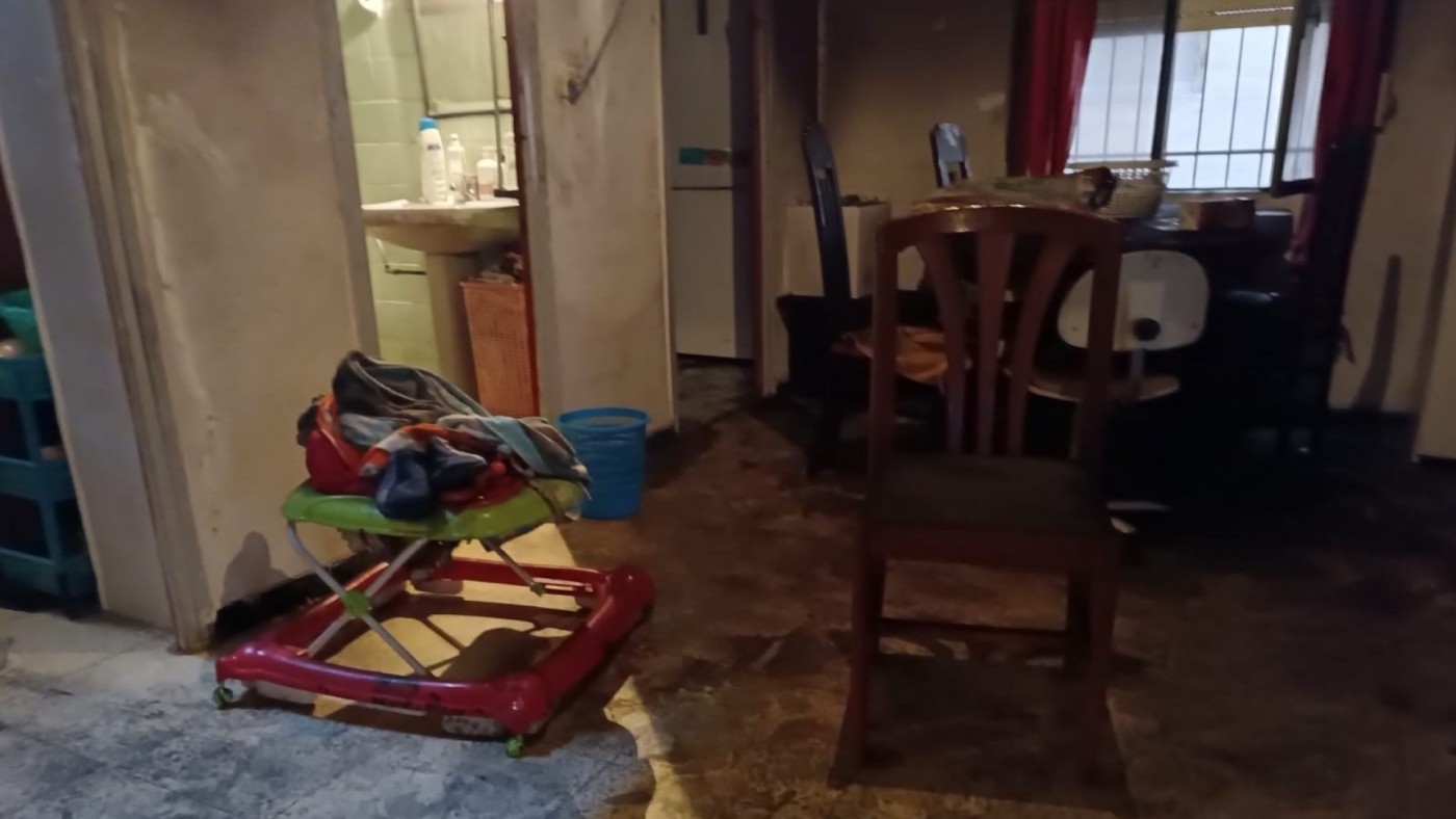 Tres heridos con quemaduras en el incendio de una vivienda en Yecla