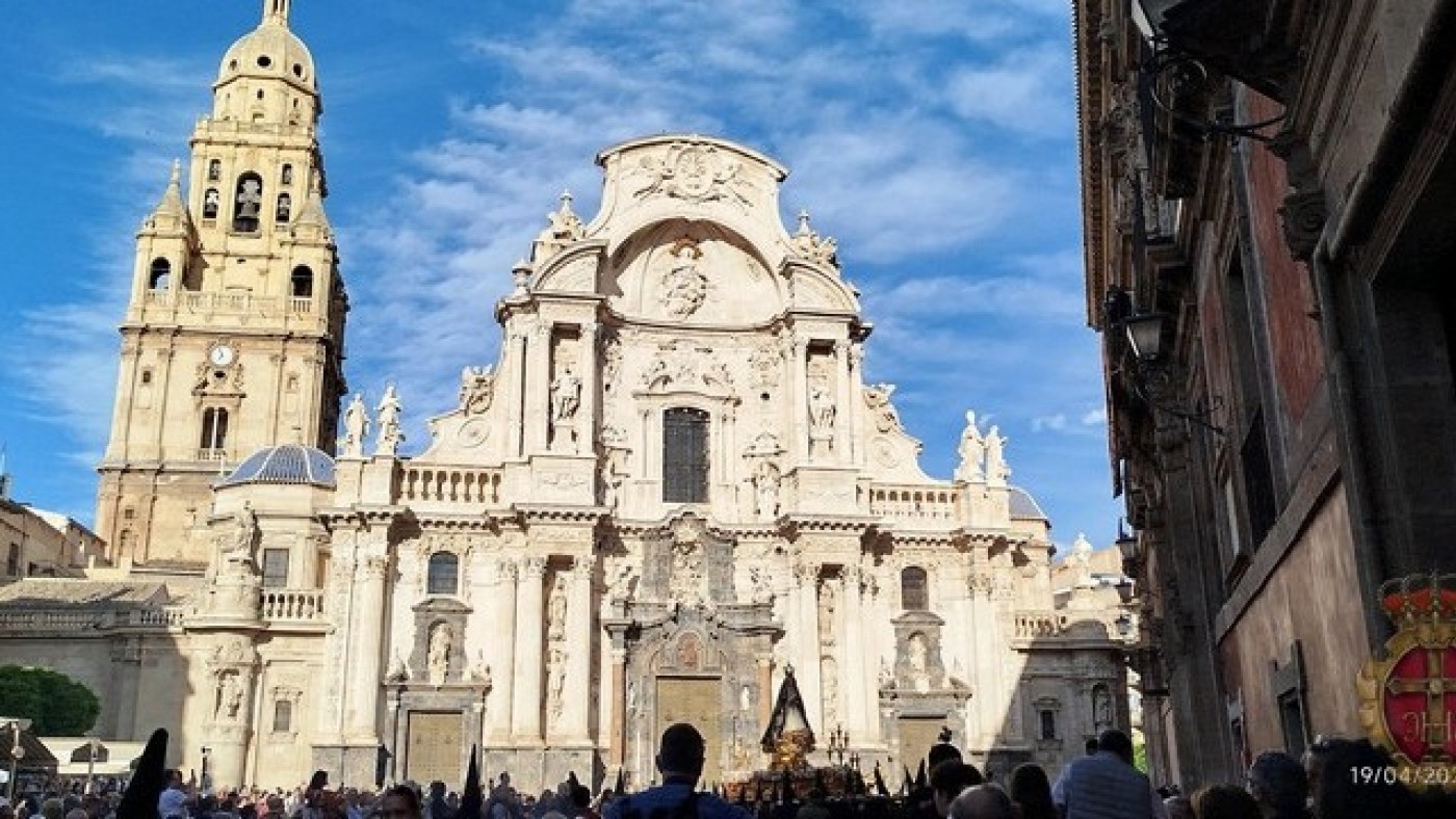 La Hora del Planeta no apaga la procesión del Santísimo Cristo de la Caridad de Murcia