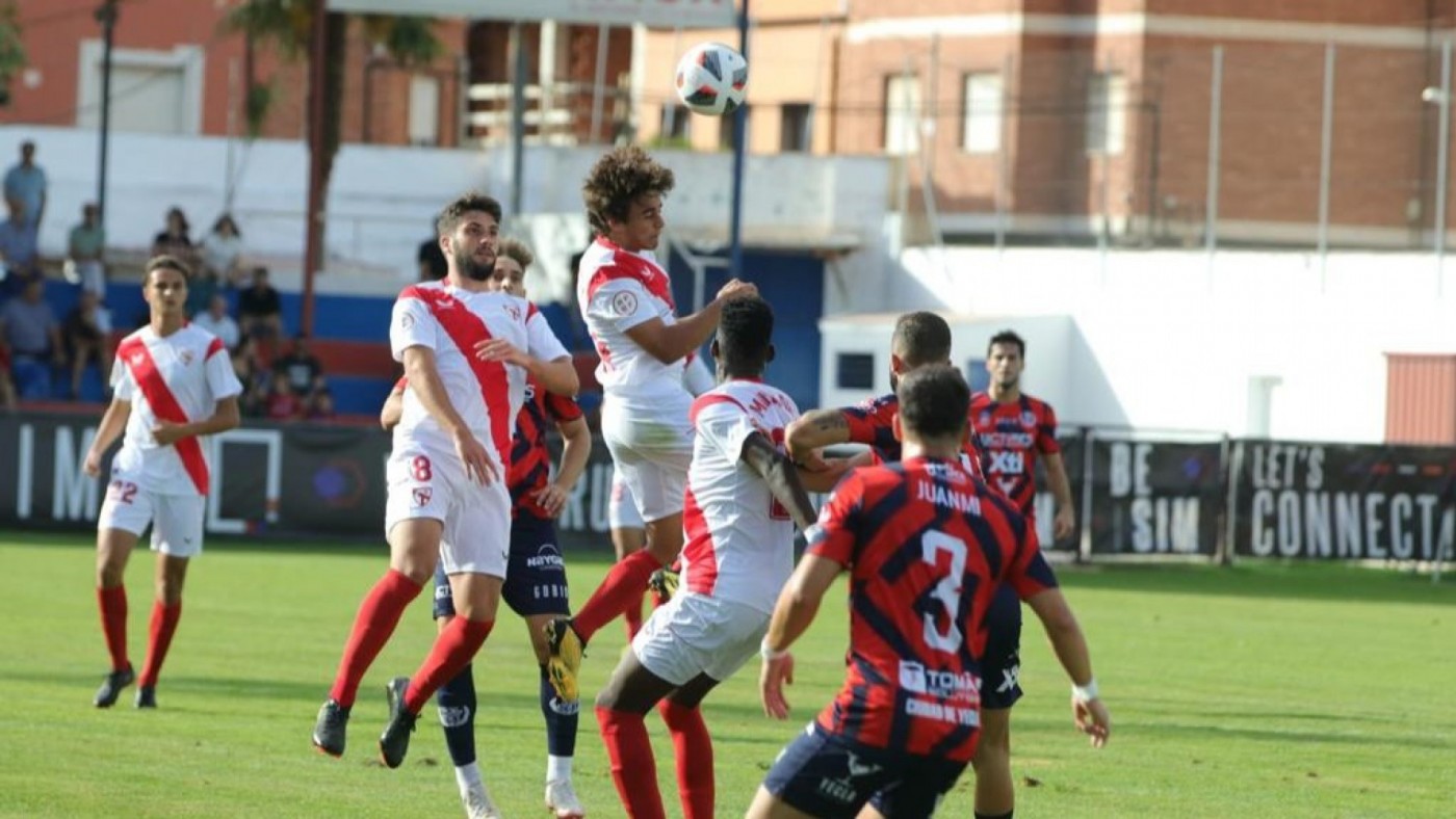El Yeclano suma en casa y vence al Sevilla Atlético (2-1)