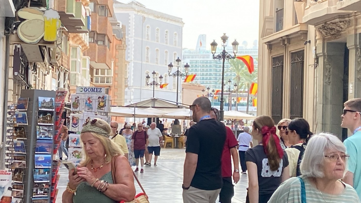 La huelga en Francia trae por sorpresa a Cartagena un crucero con 6.000 pasajeros