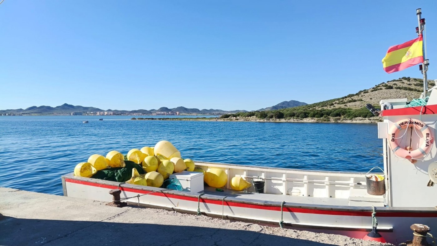 Finaliza el balizamiento de 40 kilómetros de litoral en el Mar Menor