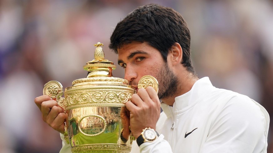 Alcaraz iniciará la defensa de su título de Wimbledon ante Lajal e irá por el lado de Sinner