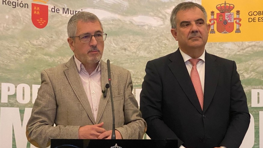 Hugo Morán dice que habrá que tomar medidas con la ganadería para seguir mejorando el estado del Mar Menor