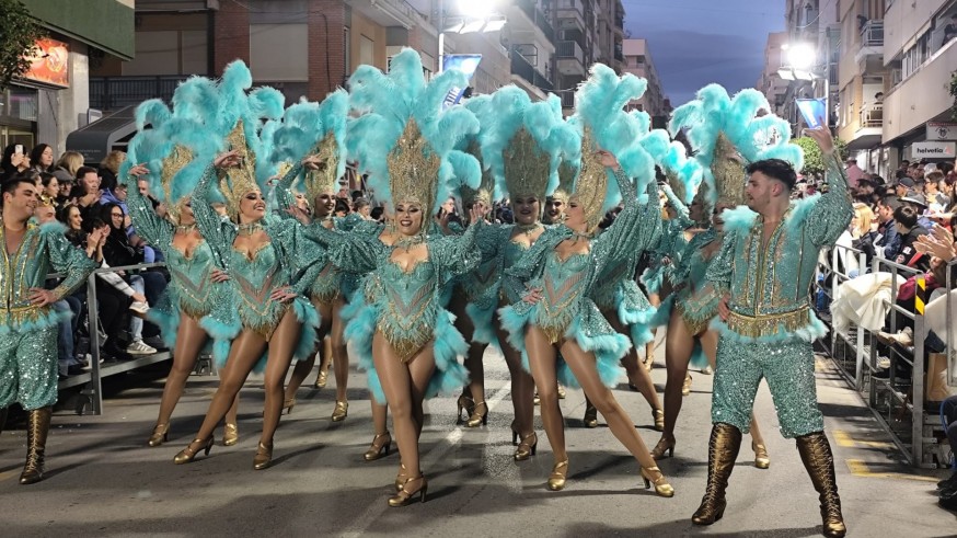El Carnaval de Águilas deslumbra con su ingenio y roza el lleno total en sus días grandes