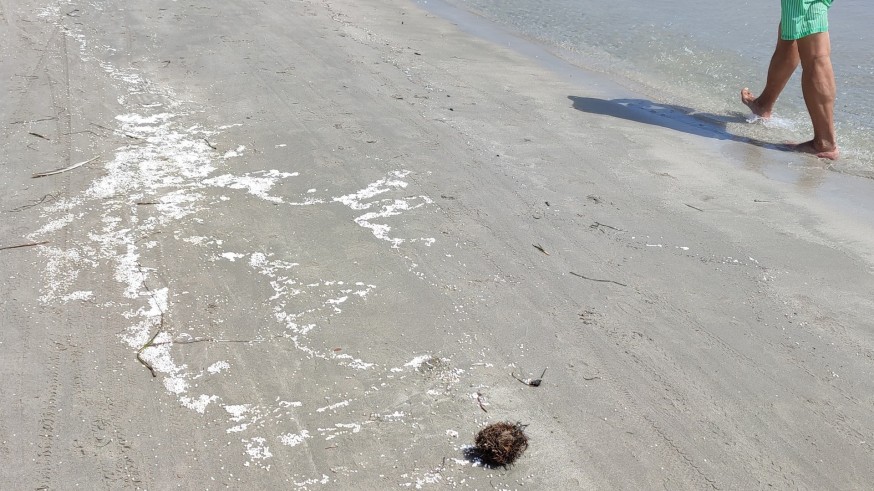 Detectan 'pellets' en las playas de San Pedro del Pinatar 