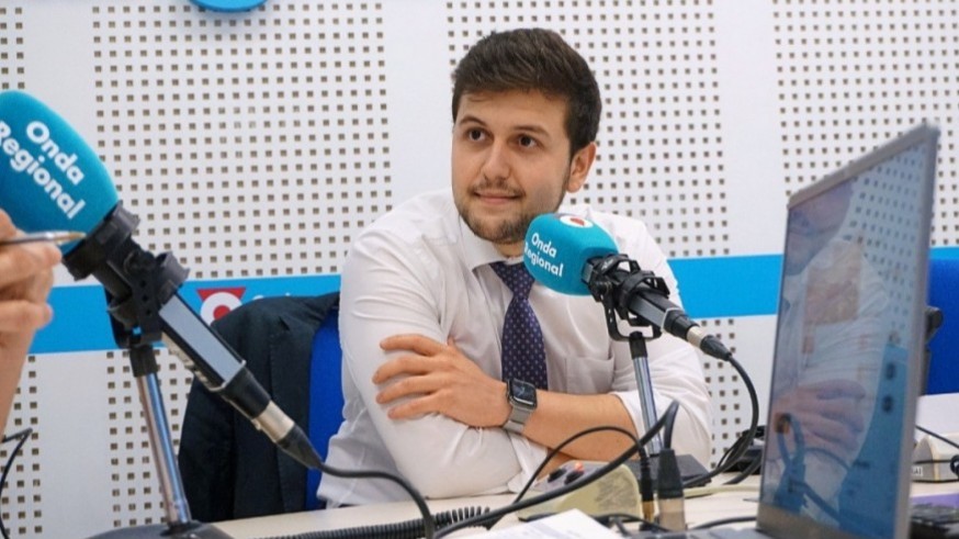 'Competir contra personas que estudian muchísimo y conseguir esto es un sueño'. Nacho Fenollar, subcampeón del mundo de debate
