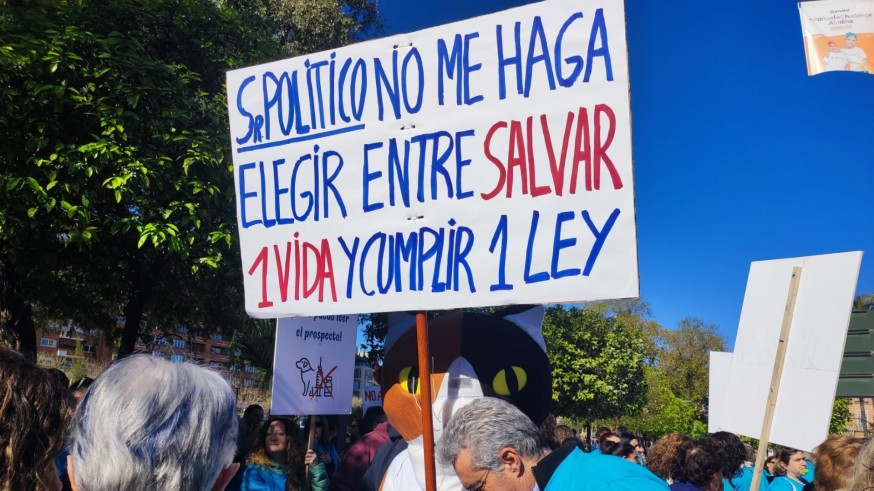 Los veterinarios protestan contra la norma que restringe la prescripción de medicamentos 