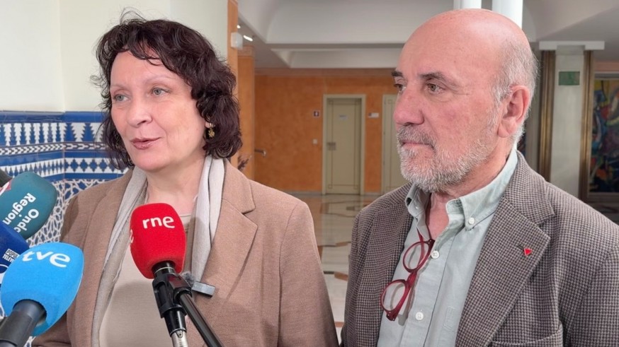 La izquierda denuncia una “operación política” tras el cambio de mayorías en la Asamblea Regional