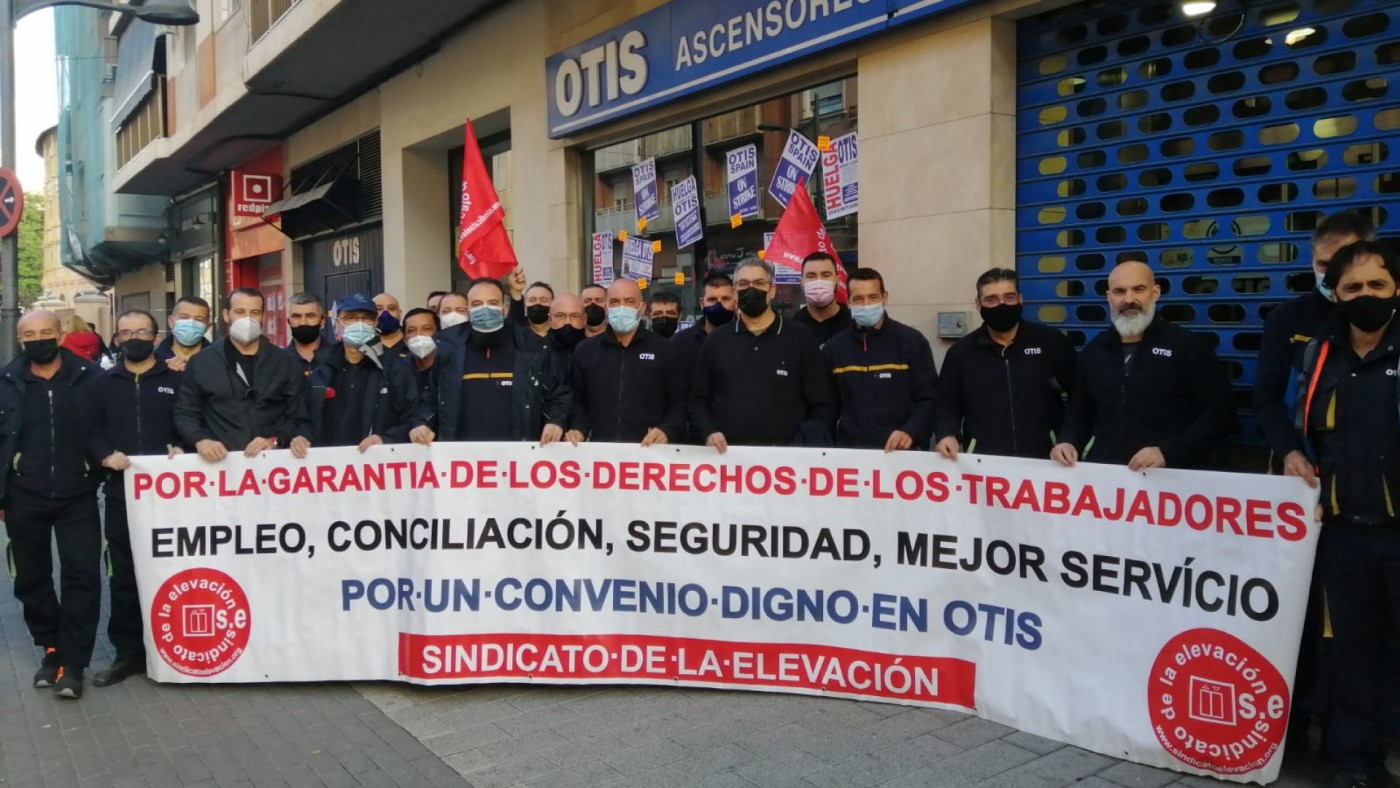 Huelga de los trabajadores de OTIS para pedir la revalorización del sueldo y rebajar la carga de trabajo