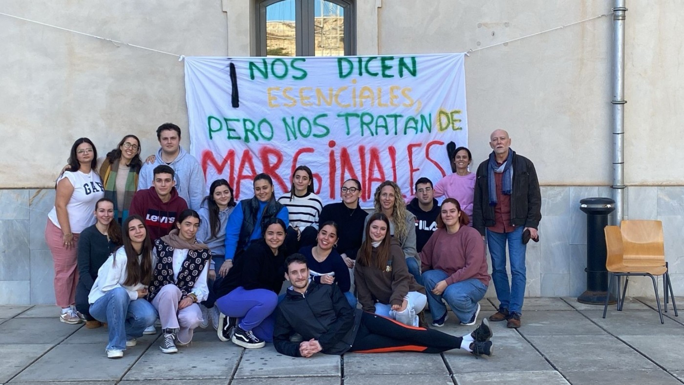 Los alumnos de Enfermería de Cartagena cumplen su sexto día de protesta y rechazan la UNED como sede