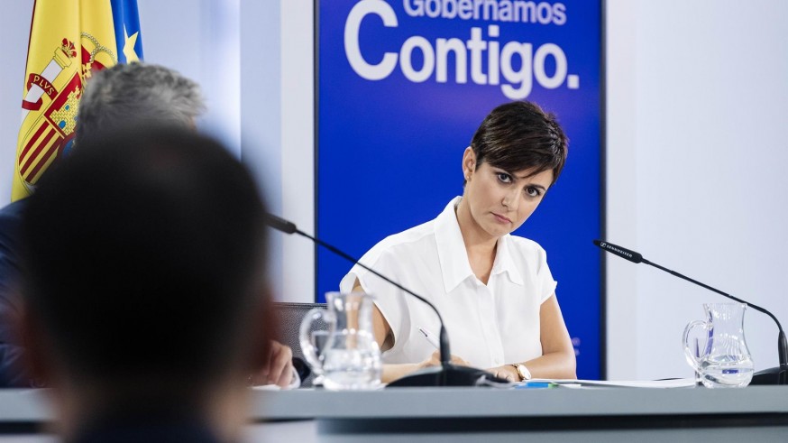El Gobierno, sobre las exigencias de Puigdemont: “Nos separa un mundo de esas posiciones”