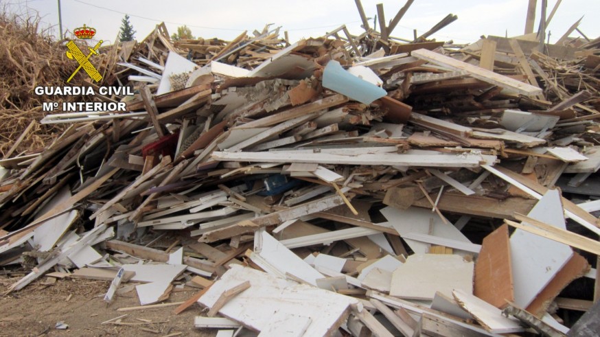 Investigan supuestas prácticas irregulares en la gestión de residuos procedentes de la madera