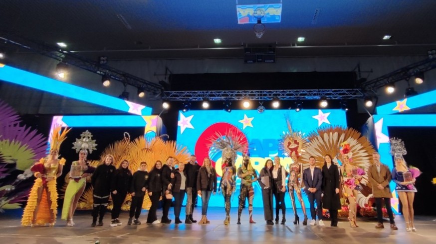 El Carnaval de Águilas celebró la Gala del Cambio de Poderes y ya tiene Personajes