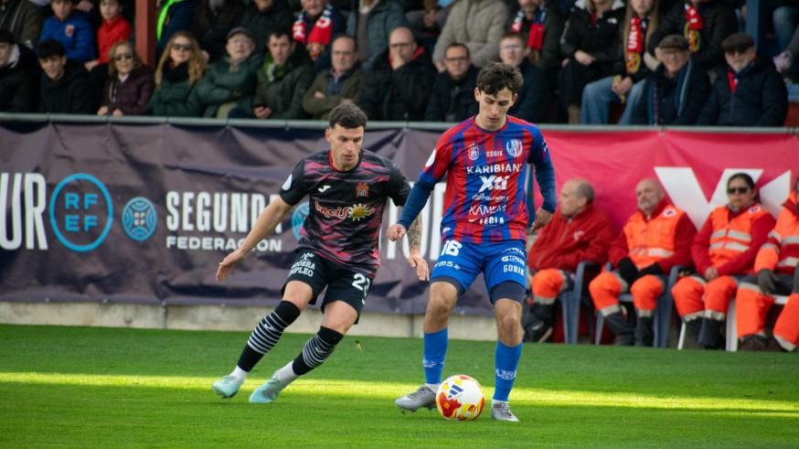 Adrián sale líder en su regreso a La Constitución