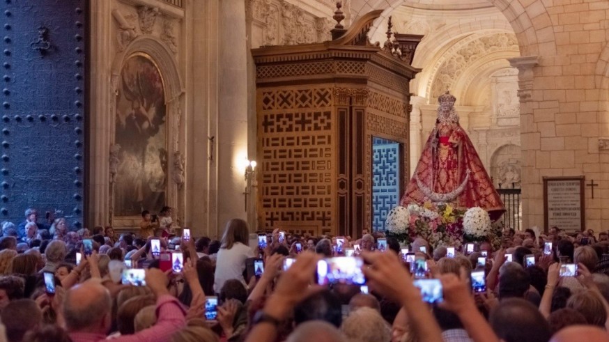 En La mirada de Rubén Juan Serna hoy ha seleccionado una fotografía de la Virgen de la Fuensanta iniciando la romería de vuelta a su santuario