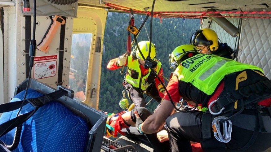Rescatan en helicóptero a una senderista de 56 años en Caravaca