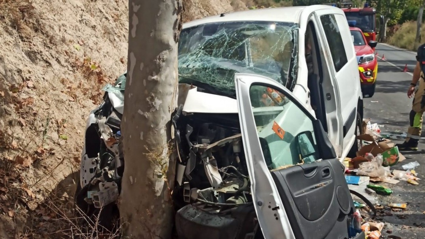 Fallece una mujer y otra resulta gravemente herida en un accidente de tráfico en Mula