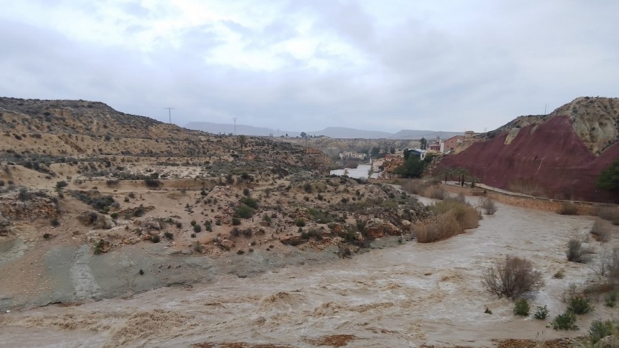REPORTAJE | Viviendo en la ribera del río en plena crecida del caudal