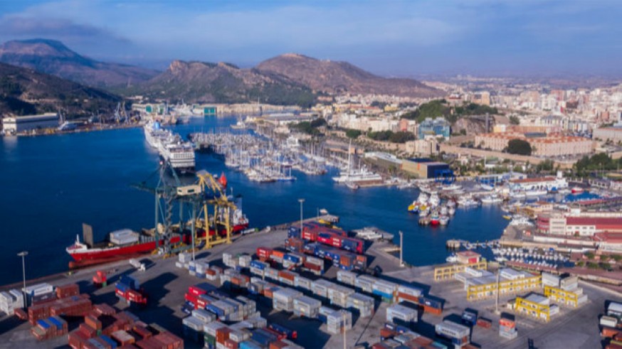 VIVA LA RADIO. El puerto de Cartagena ha registrado el mejor primer trimestre de los últimos cinco años