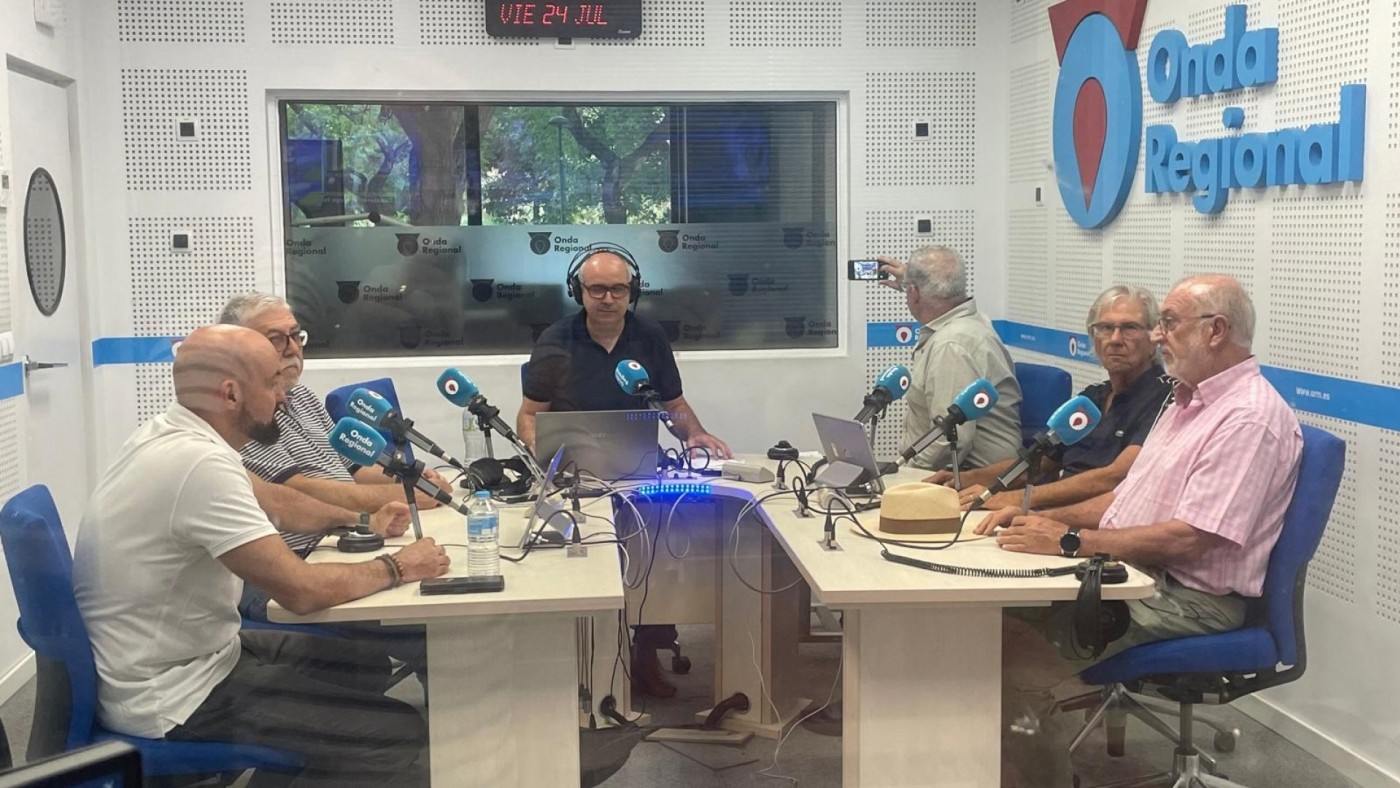 Juanjo Pelegrín, Juan José García Escribano, Joaquín Ángel de Domingo y Pedro Antonio Ríos analizan las noticias del día en Onda Regional