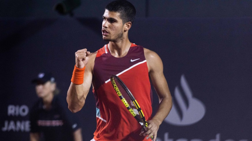 Carlos Alcaraz se hace más grande y jugará hoy la final de Río de Janeiro
