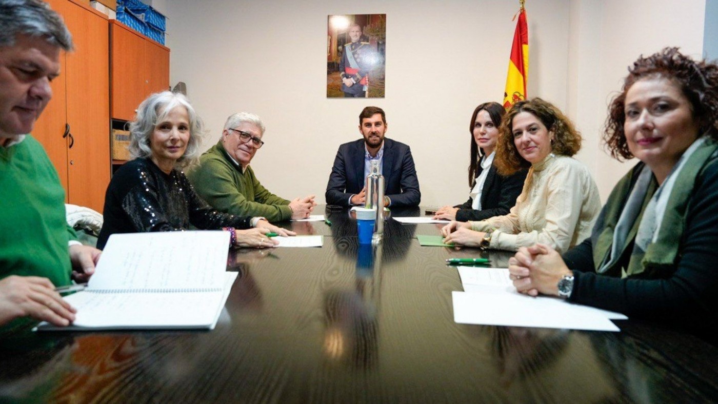 Vox pide devolver la sanidad al Estado para resolver la deuda del SMS